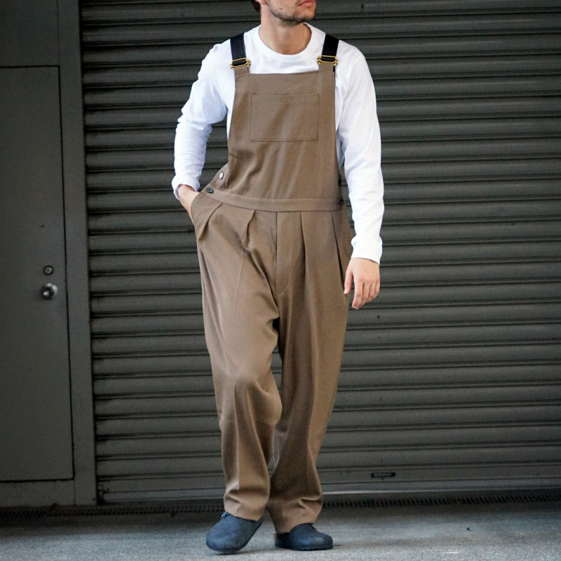 Chawritten by wool gabardine overalls