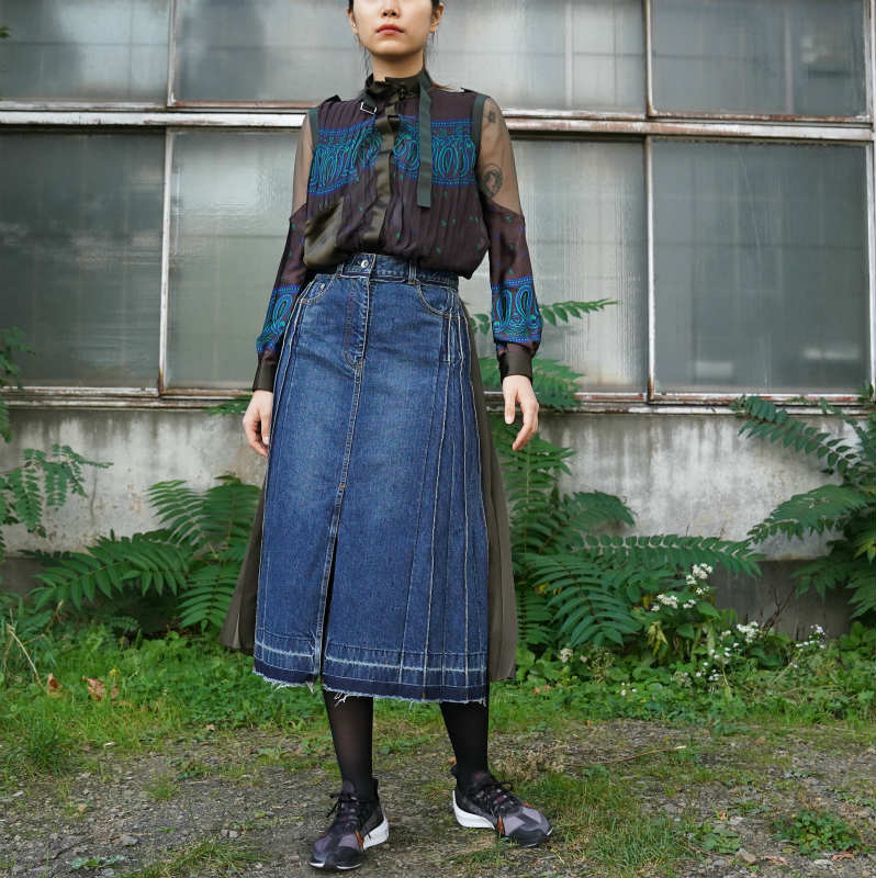 激安人気新品 sacaiのプリーツデニムスカート - ひざ丈スカート 