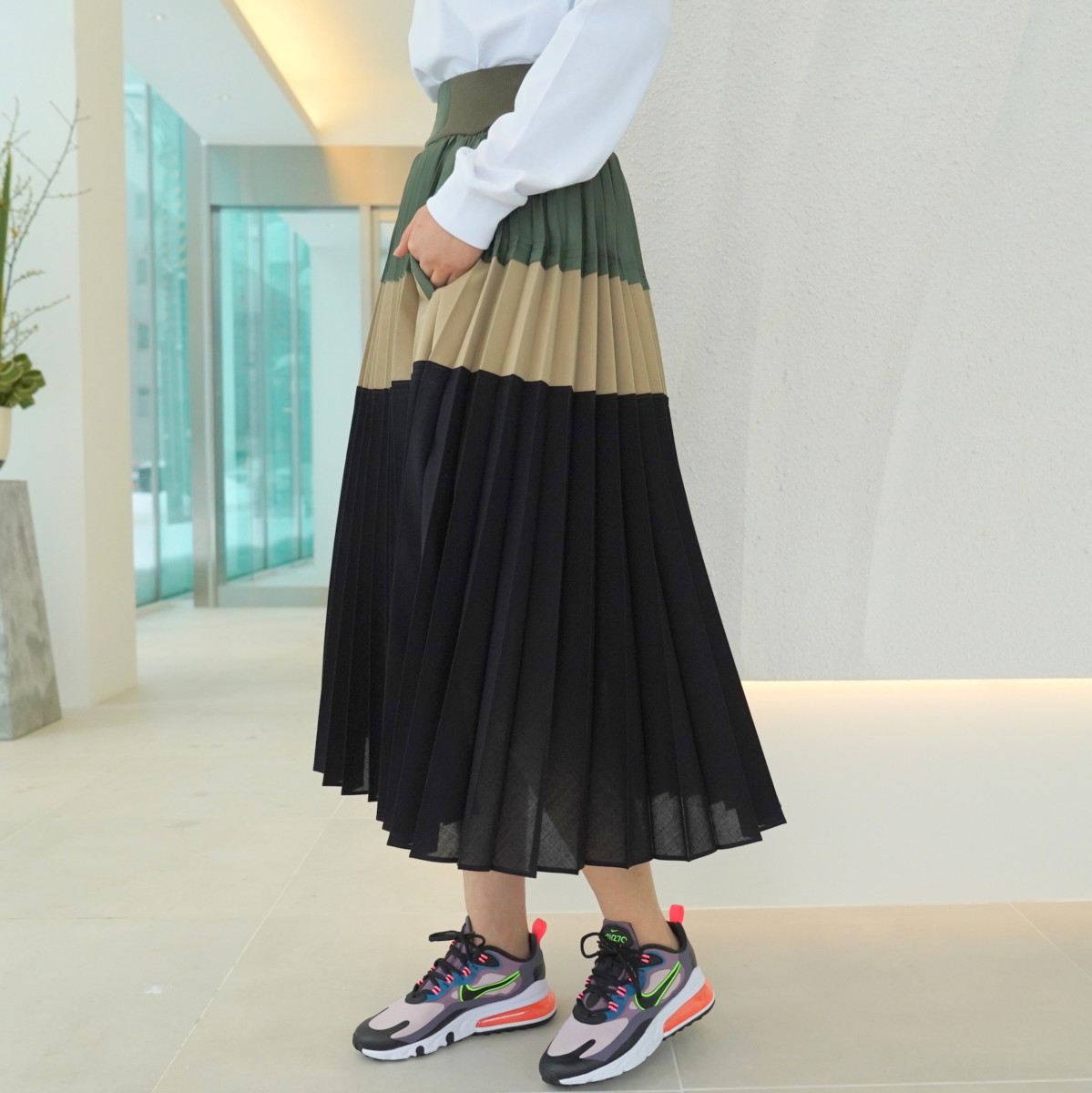 最安値に挑戦！ x Suiting 【未使用】sacai Chiffon ベージュ Skirt